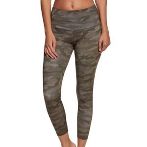 Onzie high wasted yoga capris in Camo.
